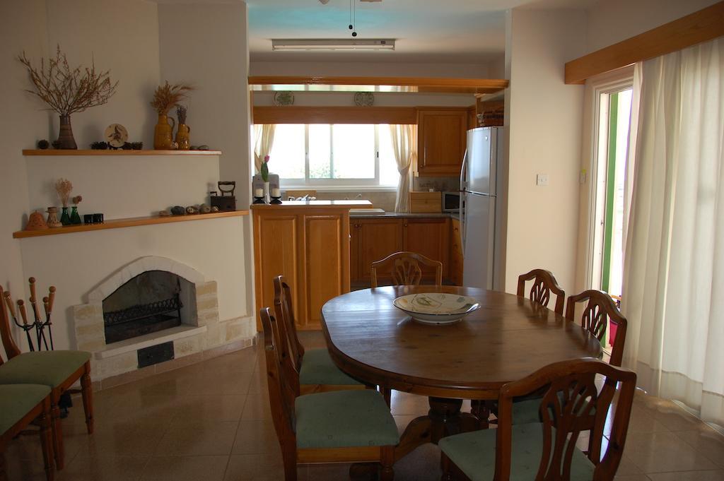 Villa Chrysanthia Πόλη Δωμάτιο φωτογραφία