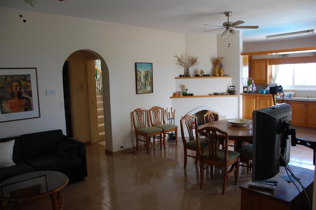 Villa Chrysanthia Πόλη Δωμάτιο φωτογραφία